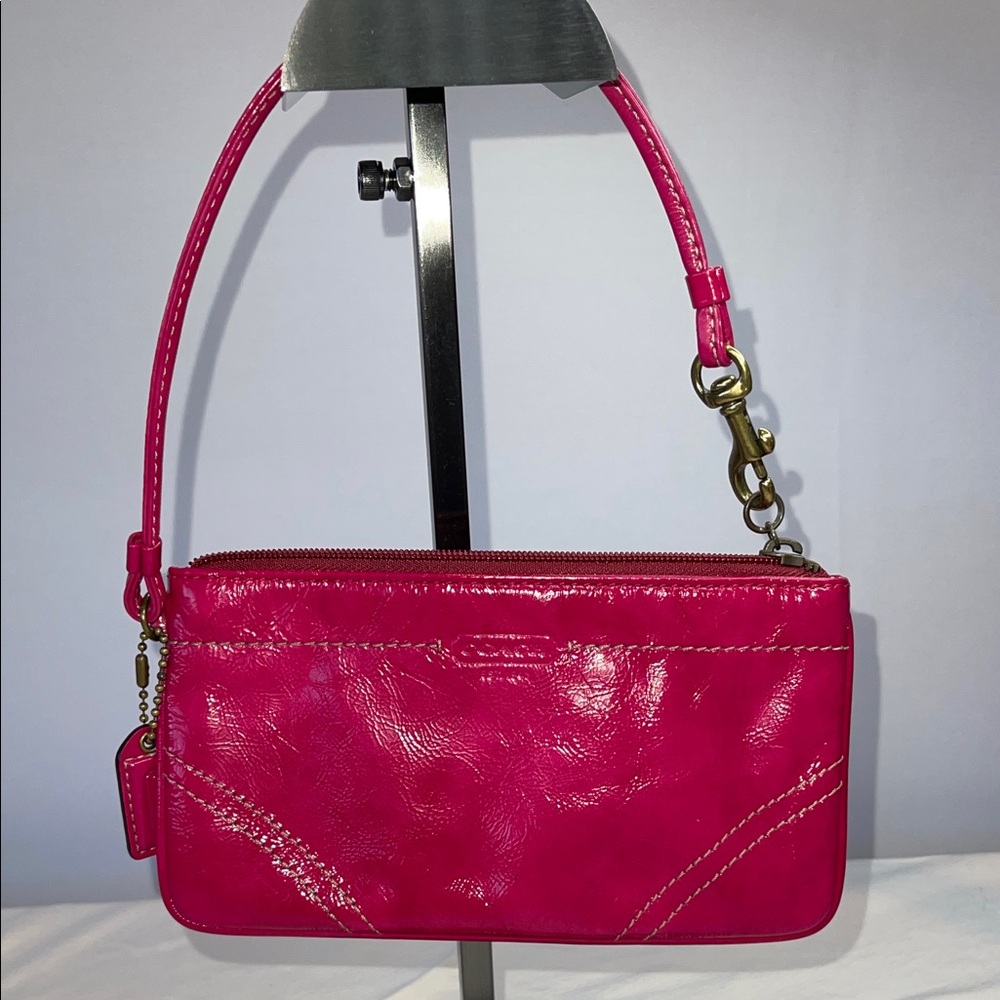 Coach Vintage Leather Wristlet Pink